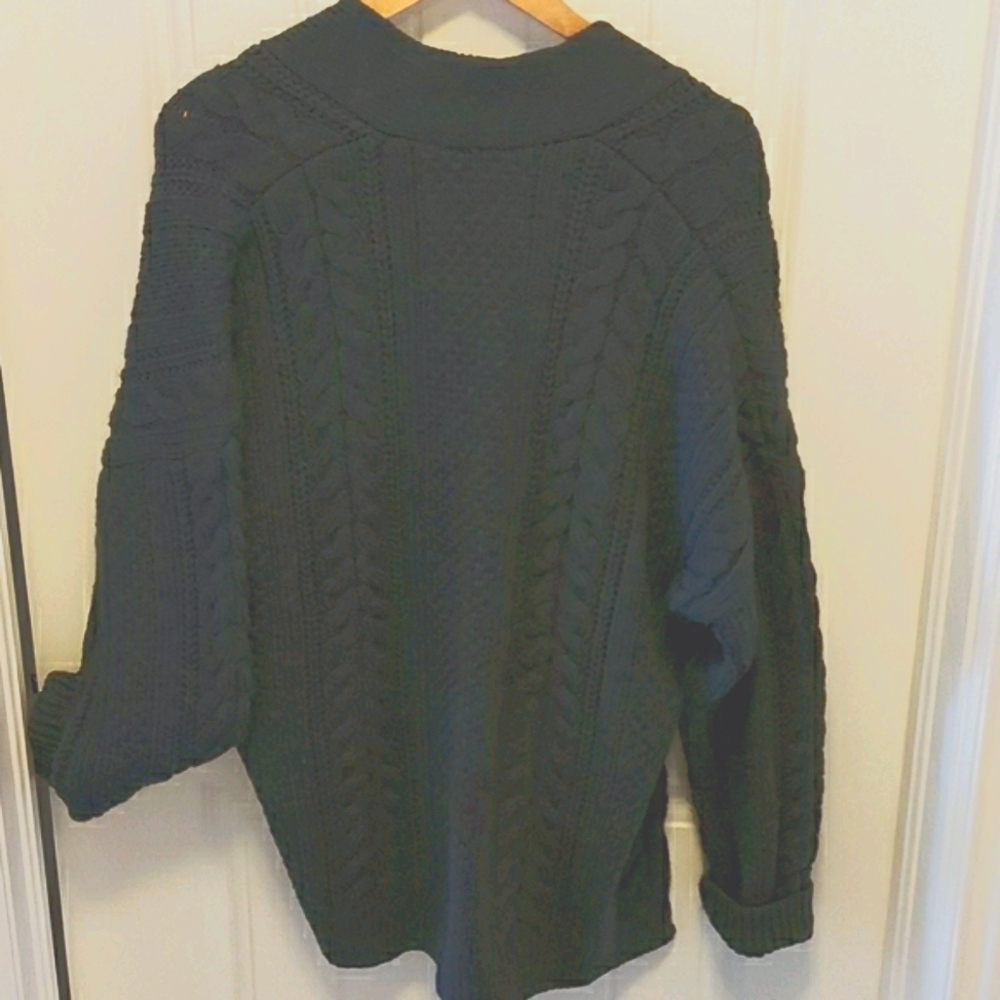 Gap Sweater - Picture 2 of 12